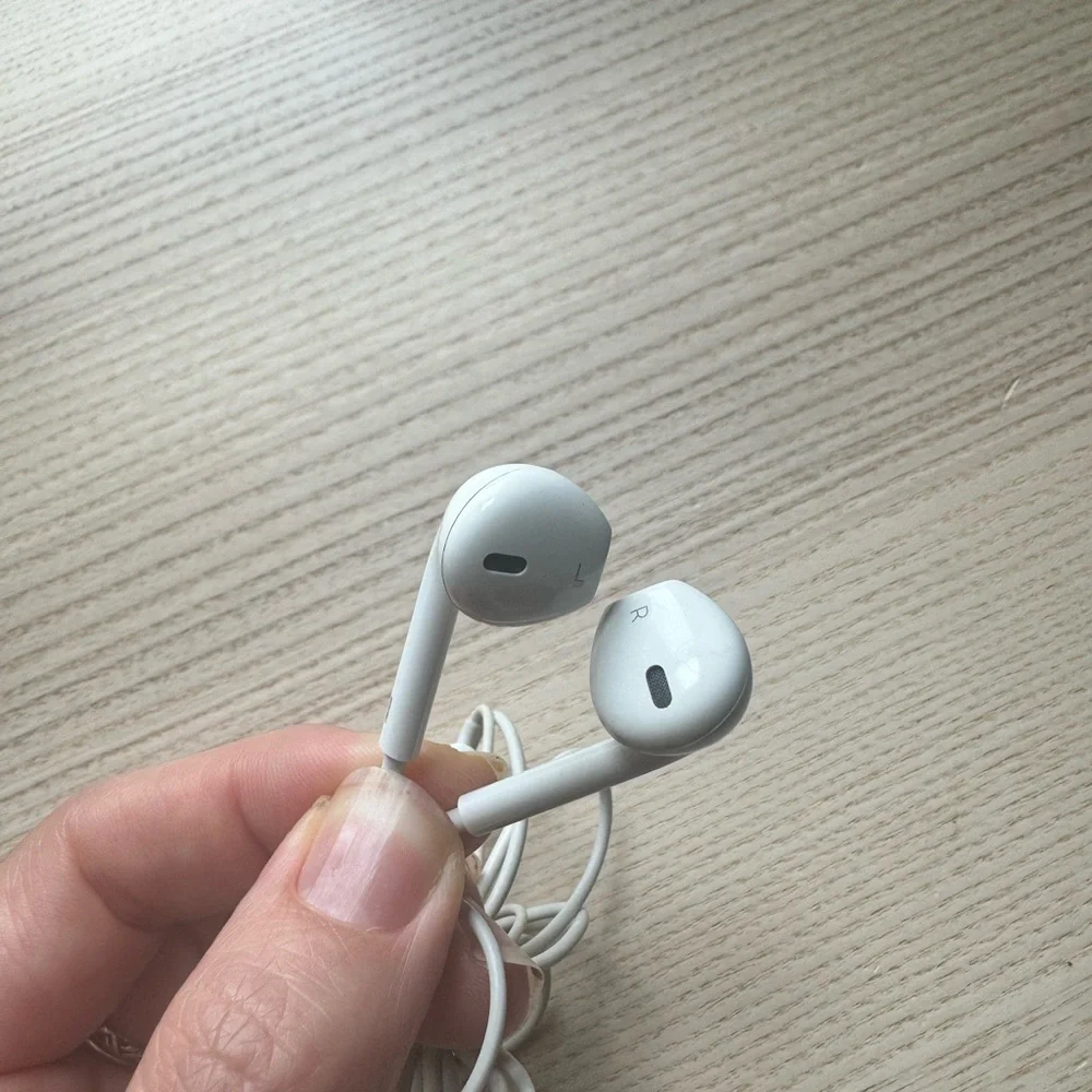 Apple EarPods with Lightning Connector